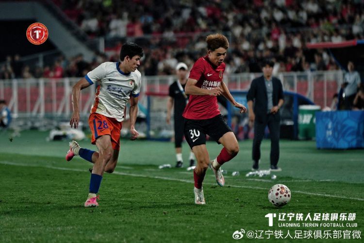 辽宁铁人楠波湾主场1-5负于山东泰山，三连胜遭终结  第16张