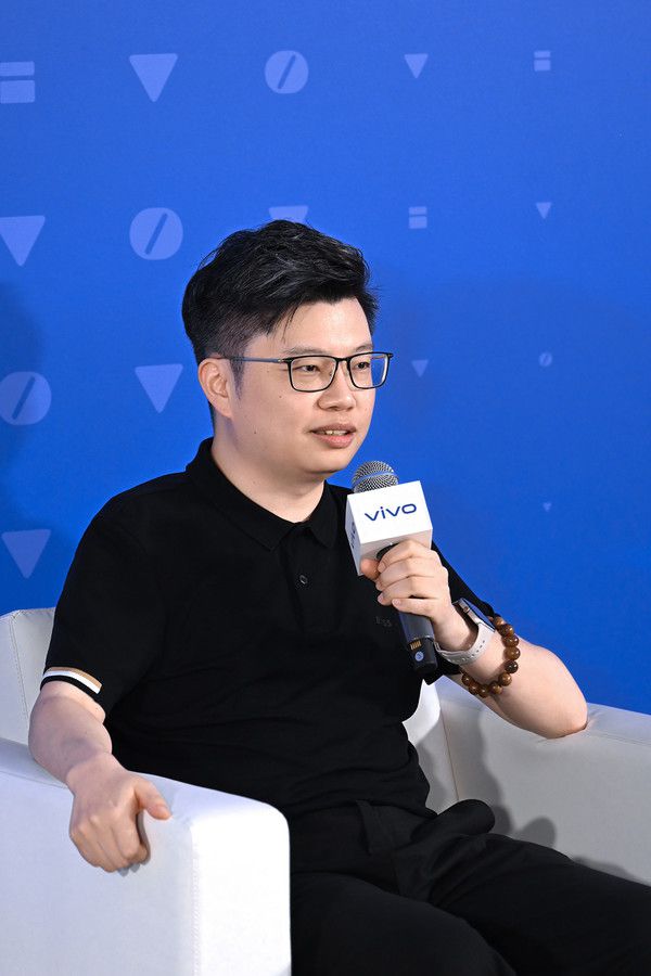 vivo发布X Fold 6折叠屏手机定位唯一主力机并强化AI交互  第2张