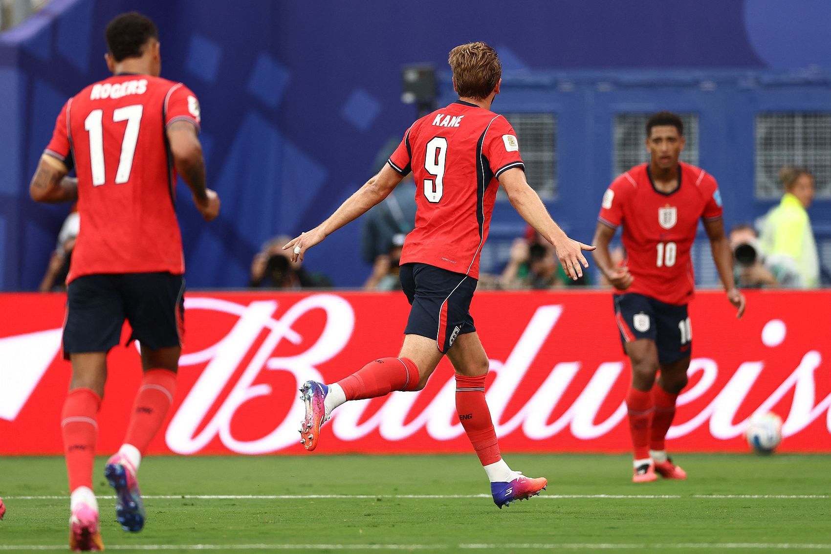 英格兰2-0胜巴拿马小组头名出线，凯恩创队史纪录  第9张