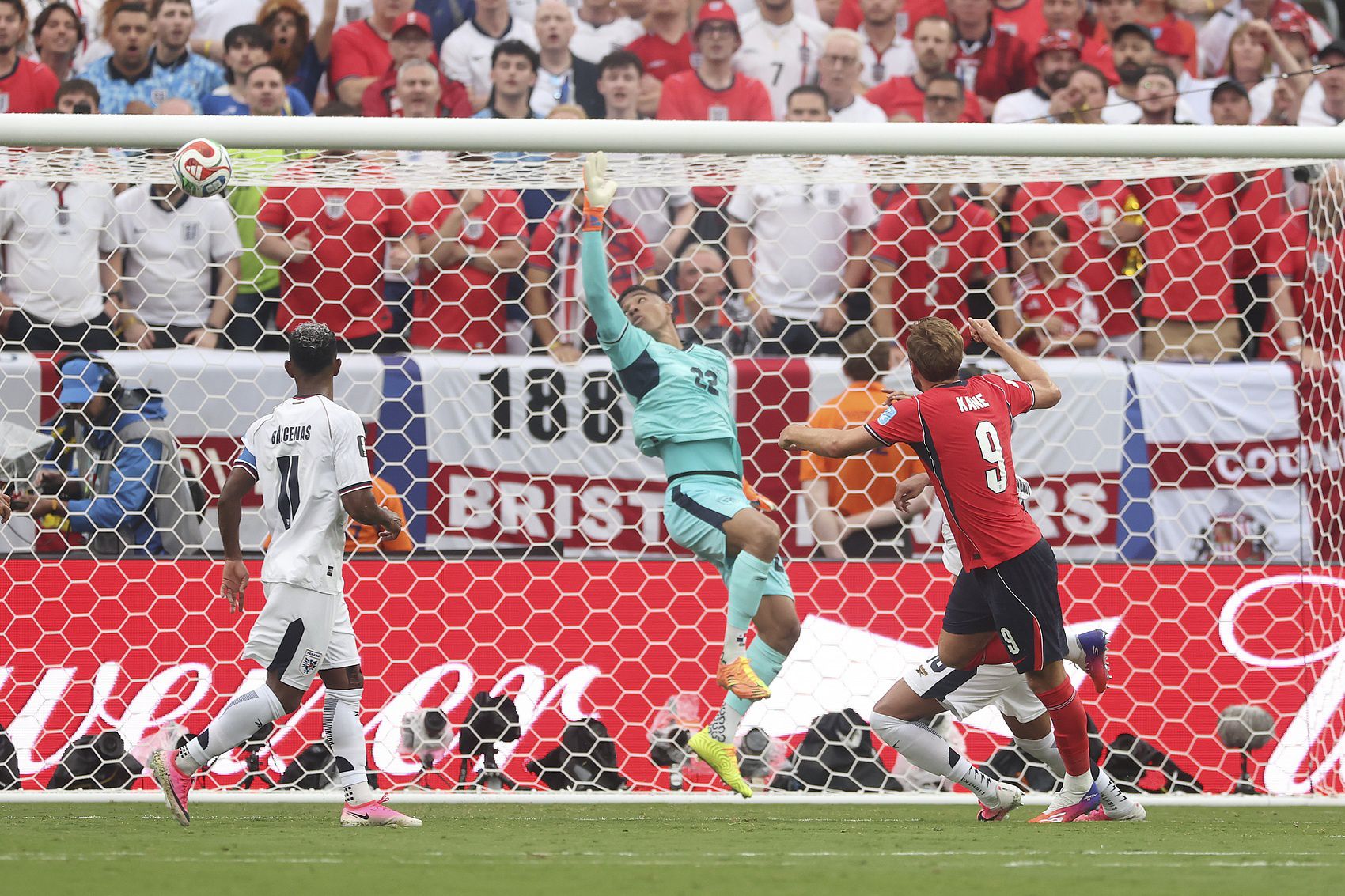 英格兰2-0胜巴拿马小组头名出线，凯恩创队史纪录  第8张