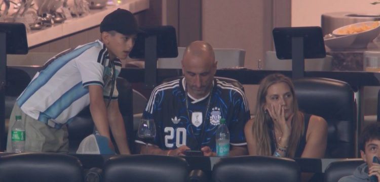 阿根廷1-0领先约旦 吉诺比利现场观战  第1张