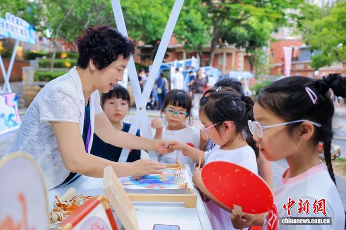 永春纸织画传承人方碧双：古老技艺“经纬交织”走向大众视野