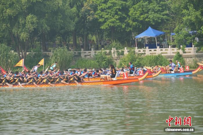 第十六届长三角城市龙舟邀请赛在扬州开桨，12支队伍近400人参赛  第2张