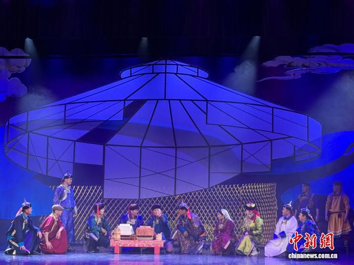 沉浸式文旅歌舞剧《遇见·99彩虹》在内蒙古西乌珠穆沁旗首演  第3张