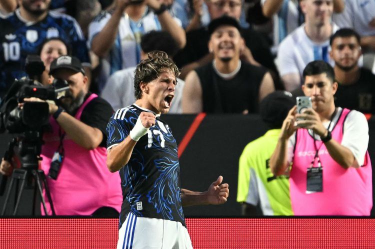 阿根廷3-1约旦，朱利亚诺·西蒙尼完成世界杯首秀