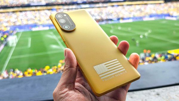 外媒实测Trump Phone T1：售价499美元，套餐月费47.45美元起