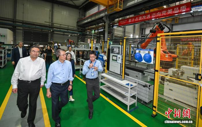 陈茂波：香港是招商引资渠道、国际纽带及标准规则“转换器”