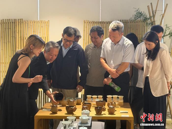 第四届上海闵行·台湾月·七宝站两岸茶文化交流展暨七宝绿色生活市集在七宝麦可将文旅村开幕  第2张