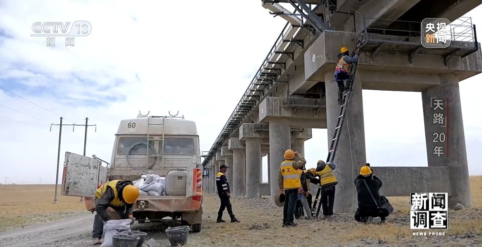 青藏铁路通车20年：旅游旺季增开列车，西宁站换车厢成日常  第10张