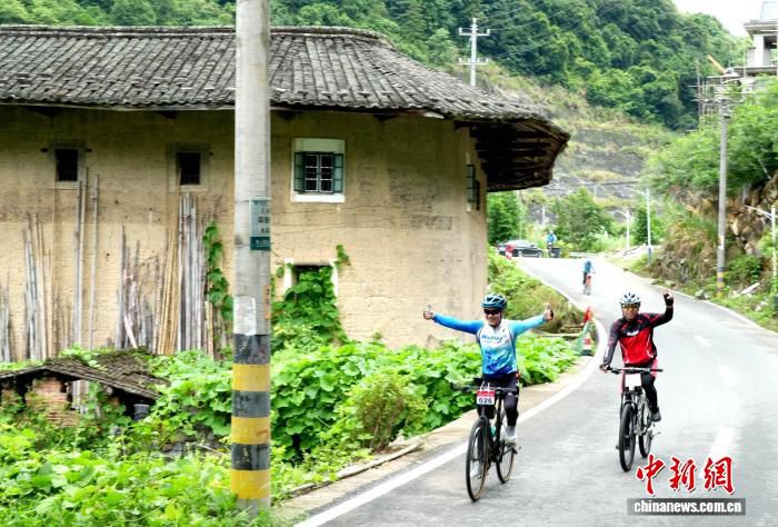 2026“骑聚永定·游乐土楼”永台自行车骑游活动在福建永定举行  第3张
