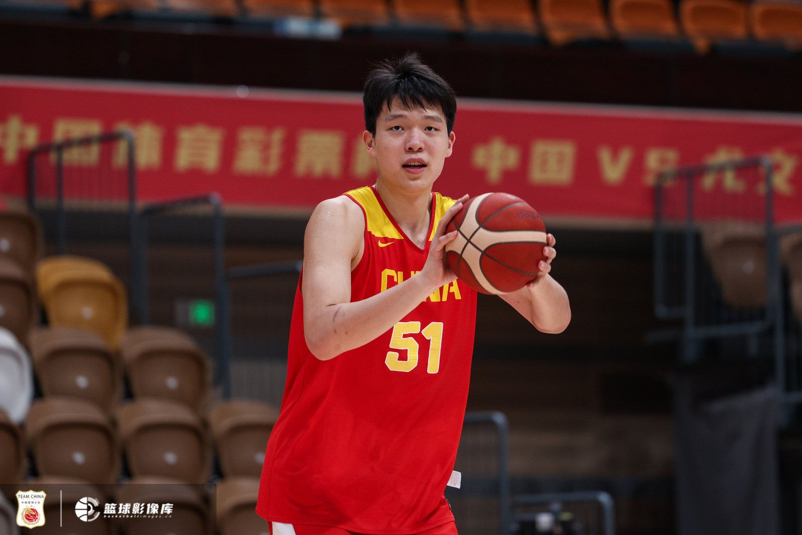 中国男篮集训队今日抵达沈阳 7月3日世预赛首战日本