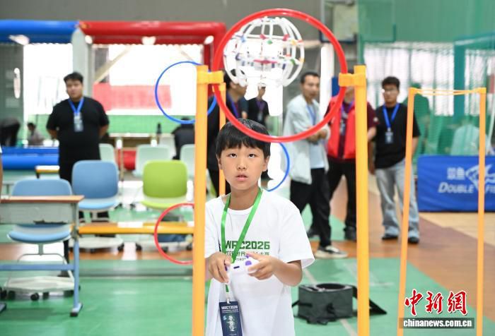 2026年WRC机器人大赛内蒙古选拔赛：在校本科生执裁全场