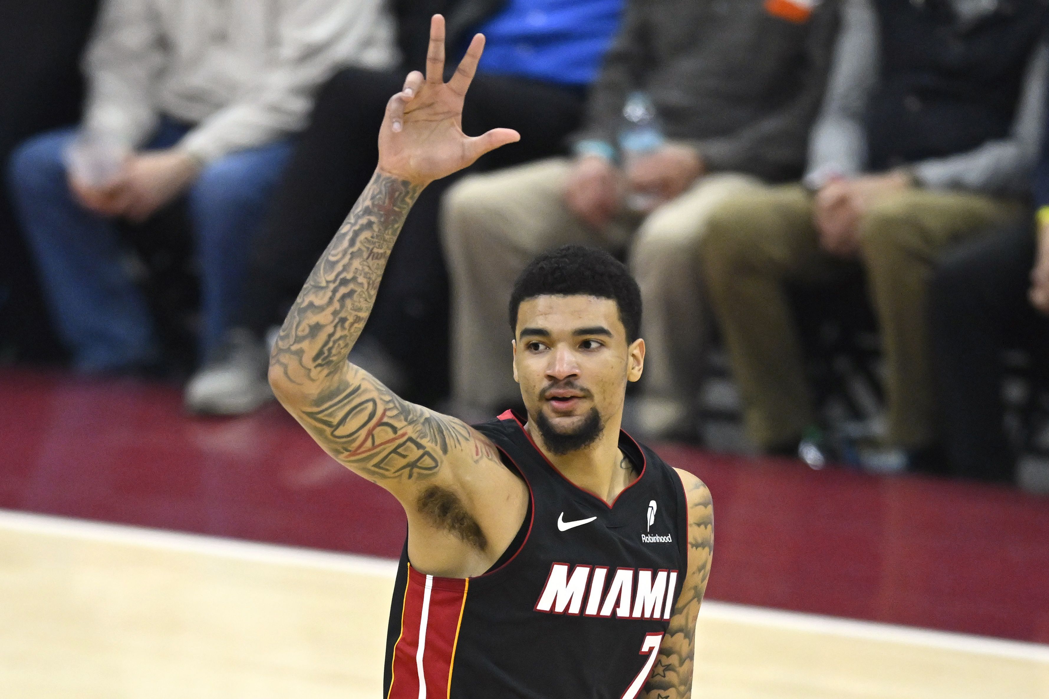 NBA交易流言：湖人曾与热火探讨希罗+韦尔交易方案，涉及多个首轮签