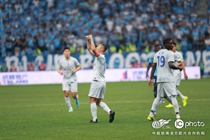 上海申花客场4-1逆转大连英博，拉唐双响吴曦点射  第2张