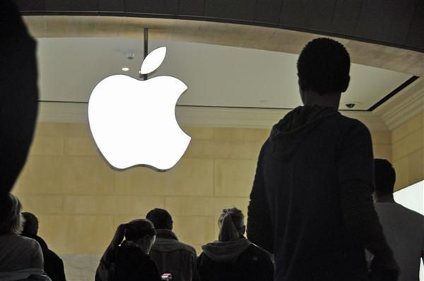 苹果上调MacBook Pro售价后 英国经销商被曝向已付款订单追要差价