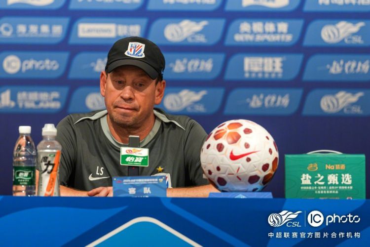 斯卢茨基：大连主场氛围艰难，金顺凯肋骨骨折将留院治疗