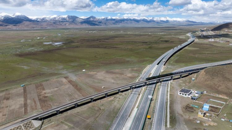 青藏铁路7月1日全线通车 结束西藏不通铁路历史  第7张