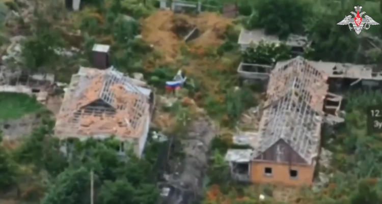 俄国防部28日通报：俄军在苏梅、哈尔科夫、顿涅茨克等方向打击乌军