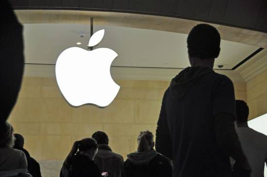 苹果MacBook Pro上调售价 经销商被指追索全款订单差价