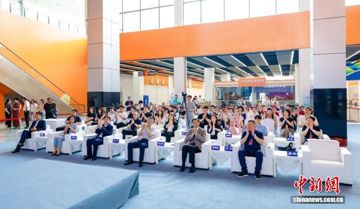 2026东北亚国际消费品博览会跨境电商政策服务宣介会在沈阳举办  第2张