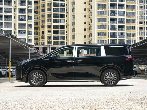 比亚迪领汇M9正式上市 两款车型指导价18.88万至19.98万元  第4张