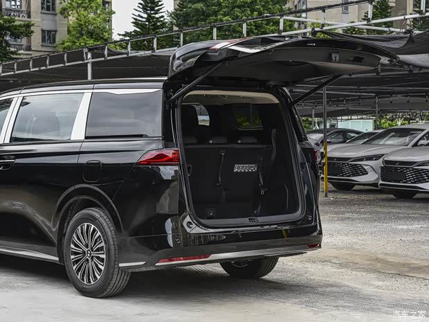 比亚迪领汇M9正式上市 两款车型指导价18.88万至19.98万元  第12张