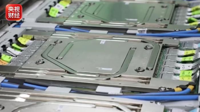 中国超算“灵晟”23日登顶全球超级计算机500强榜单 依托CPU架构实现200亿亿次计算
