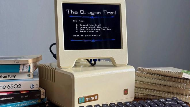 Simon Boak发布SB Mini II项目 硬件复刻Apple II Plus 第2张 Simon Boak发布SB Mini II项目 硬件复刻Apple II Plus 第2张