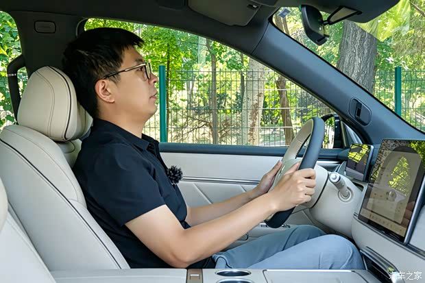 五菱与华为联手推出华境S，六座SUV售价低于20万元  第14张