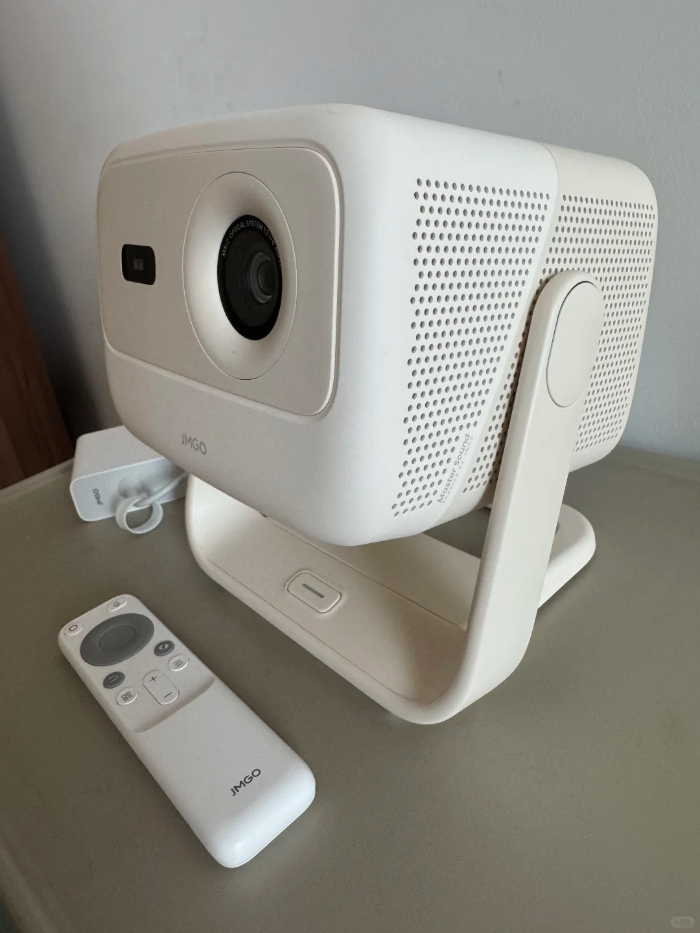 坚果投影N1 Air第四代旗舰版主打两千价位便携激光,品牌上半年全球家用激光中长焦投影销量第一 第2张 坚果投影N1 Air第四代旗舰版主打两千价位便携激光,品牌上半年全球家用激光中长焦投影销量第一 第2张