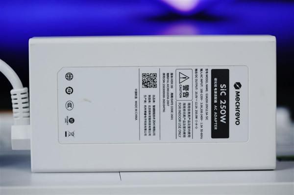 机械革命蛟龙16Pro潮玩版图赏:R9 9955HX与RTX5060组合,配2.5K 300Hz屏 第25张 机械革命蛟龙16Pro潮玩版图赏:R9 9955HX与RTX5060组合,配2.5K 300Hz屏 第25张