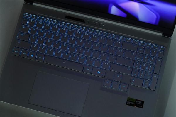 机械革命蛟龙16Pro潮玩版图赏:R9 9955HX与RTX5060组合,配2.5K 300Hz屏 第23张 机械革命蛟龙16Pro潮玩版图赏:R9 9955HX与RTX5060组合,配2.5K 300Hz屏 第23张