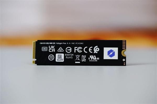 机械革命蛟龙16Pro潮玩版图赏:R9 9955HX与RTX5060组合,配2.5K 300Hz屏 第30张 机械革命蛟龙16Pro潮玩版图赏:R9 9955HX与RTX5060组合,配2.5K 300Hz屏 第30张