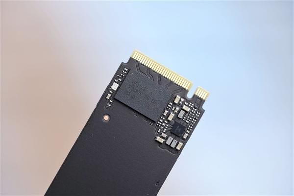 机械革命蛟龙16Pro潮玩版图赏：R9 9955HX与RTX5060组合，配2.5K 300Hz屏  第33张