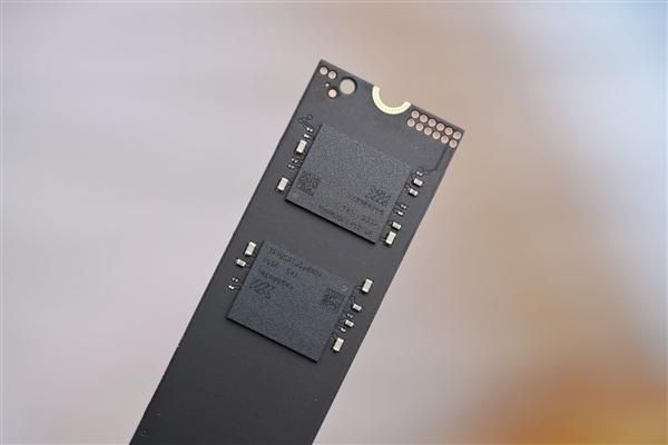 机械革命蛟龙16Pro潮玩版图赏:R9 9955HX与RTX5060组合,配2.5K 300Hz屏 第32张 机械革命蛟龙16Pro潮玩版图赏:R9 9955HX与RTX5060组合,配2.5K 300Hz屏 第32张