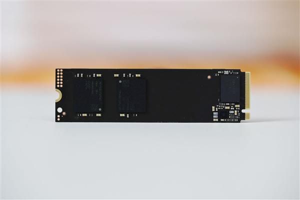 机械革命蛟龙16Pro潮玩版图赏:R9 9955HX与RTX5060组合,配2.5K 300Hz屏 第31张 机械革命蛟龙16Pro潮玩版图赏:R9 9955HX与RTX5060组合,配2.5K 300Hz屏 第31张