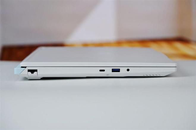 长江存储PC42Q QLC SSD搭载机械革命蛟龙16Pro，实测性能媲美TLC旗舰  第12张