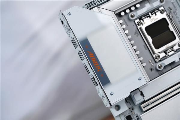技嘉推出B850 AORUS ELITE-P ICE雕妹主板 游戏性能最高提升18  第5张