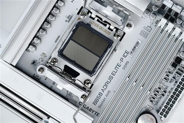 技嘉推出B850 AORUS ELITE-P ICE雕妹主板 游戏性能最高提升18  第8张