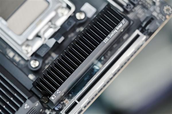 七彩虹iGame B850I MINI OC V14主板上市,首发价1399元 第9张 七彩虹iGame B850I MINI OC V14主板上市,首发价1399元 第9张
