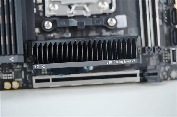 七彩虹iGame B850I MINI OC V14主板上市,首发价1399元 第10张 七彩虹iGame B850I MINI OC V14主板上市,首发价1399元 第10张