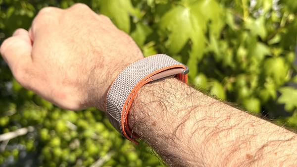 谷歌推出无屏幕智能手表Fitbit Air  第3张