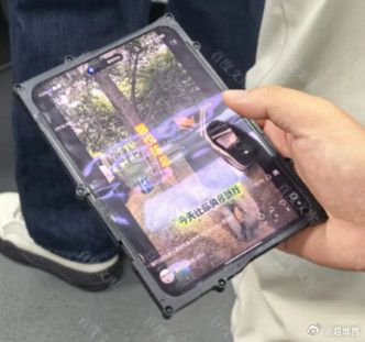 微博博主曝光疑似小米阔折叠手机工程机实拍图 第3张 微博博主曝光疑似小米阔折叠手机工程机实拍图 第3张