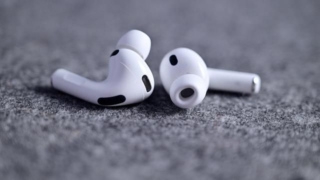 苹果暂停搭载摄像头的AirPods研发项目
