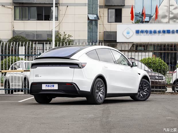 特斯拉Model Y L 7月6日在美国、波多黎各、阿联酋开放线上订购 第3张 特斯拉Model Y L 7月6日在美国、波多黎各、阿联酋开放线上订购 第3张