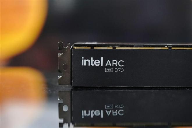 Intel 2026年第一季度推出32GB显存专业显卡 Arc Pro B70,定价仅为24GB竞品一半 第7张 Intel 2026年第一季度推出32GB显存专业显卡 Arc Pro B70,定价仅为24GB竞品一半 第7张
