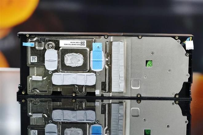 Intel 2026年第一季度推出32GB显存专业显卡 Arc Pro B70,定价仅为24GB竞品一半 第9张 Intel 2026年第一季度推出32GB显存专业显卡 Arc Pro B70,定价仅为24GB竞品一半 第9张