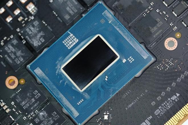 Intel 2026年第一季度推出32GB显存专业显卡 Arc Pro B70,定价仅为24GB竞品一半 第14张 Intel 2026年第一季度推出32GB显存专业显卡 Arc Pro B70,定价仅为24GB竞品一半 第14张