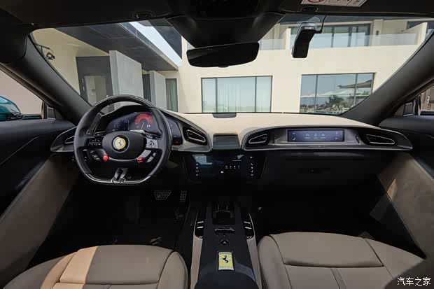 法拉利Amalfi以Verde Costiera海岸蓝绿色现身阿那亚  第9张