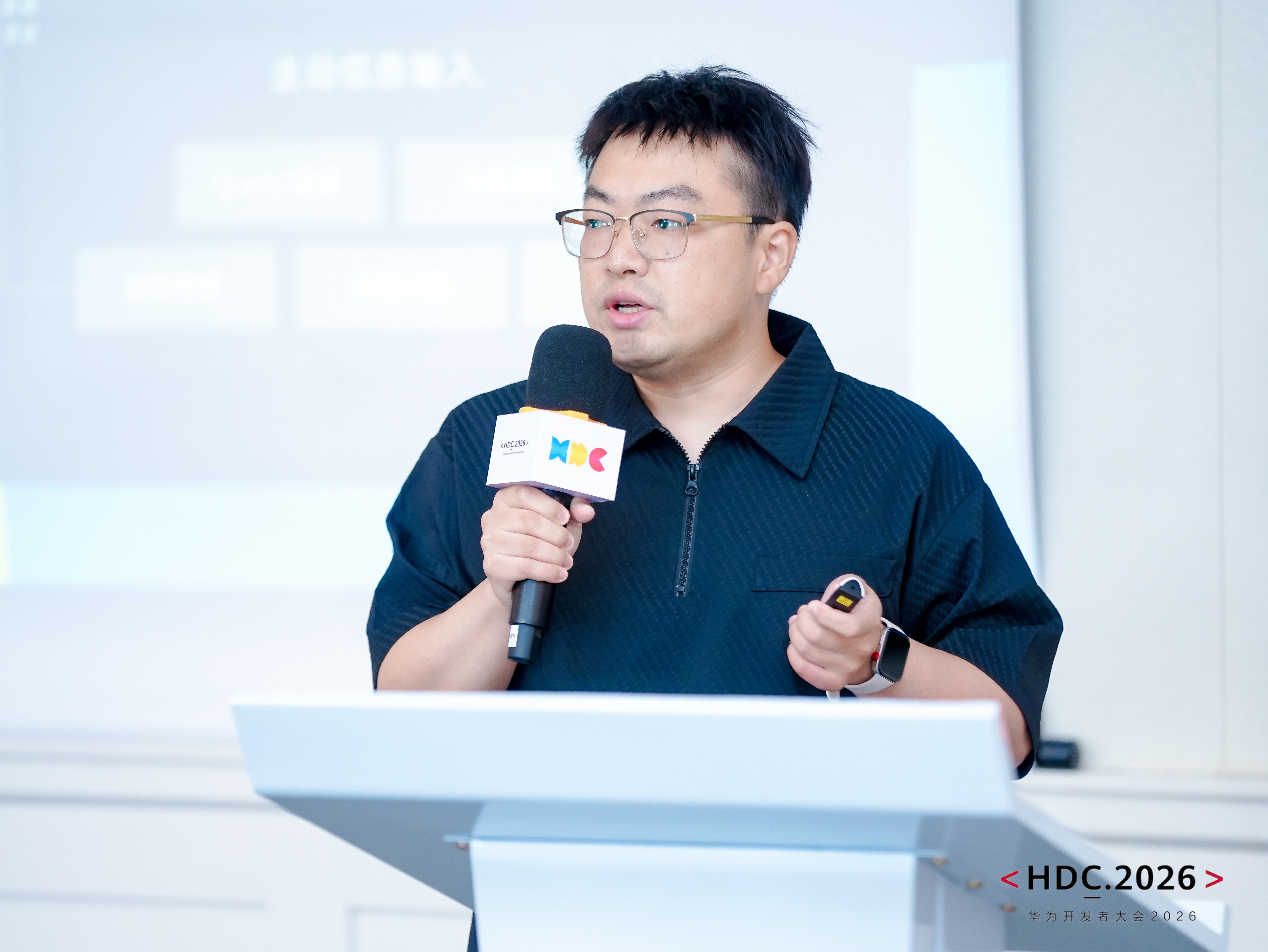 华为发布花瓣地图Agent,AI重构地图体验 第2张 华为发布花瓣地图Agent,AI重构地图体验 第2张